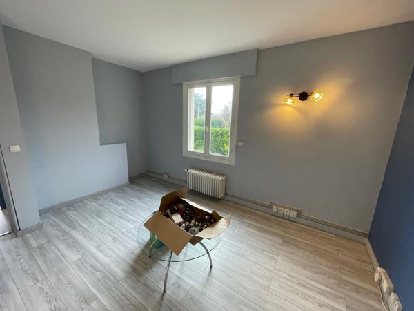 A VENDRE - BUREAUX / AGENCE COMMERCIALE - 180 M2 - COMPIEGNE CENTRE VILLE