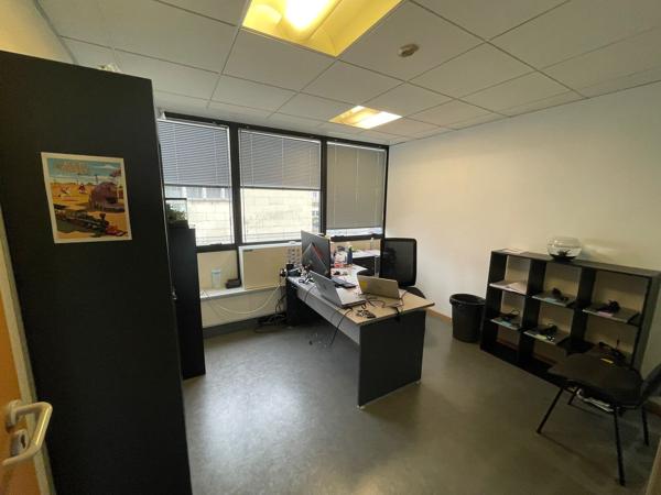 A VENDRE - BUREAUX / AGENCE COMMERCIALE - 180 M2 - COMPIEGNE CENTRE VILLE