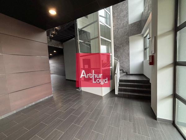 Bureaux à vendre Montbonnot parking ascenseur normes ERP PMR