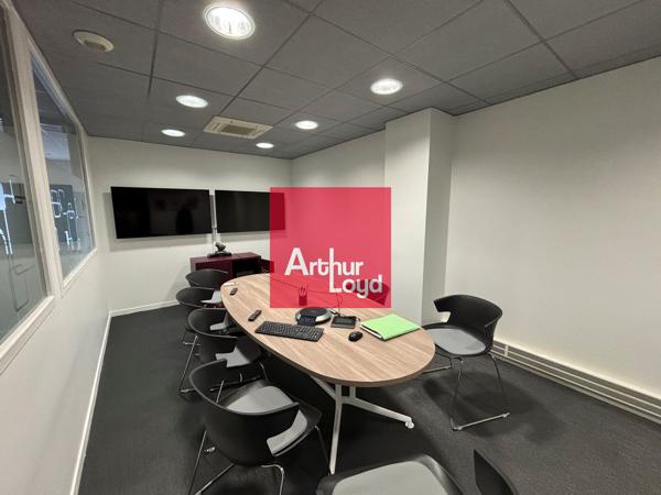 Bureaux à vendre Montbonnot parking ascenseur normes ERP PMR