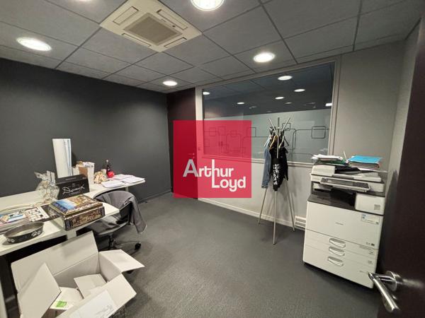 Bureaux à vendre Montbonnot parking ascenseur normes ERP PMR