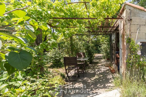 Maison familiale avec jardin méditerranéen et piscine