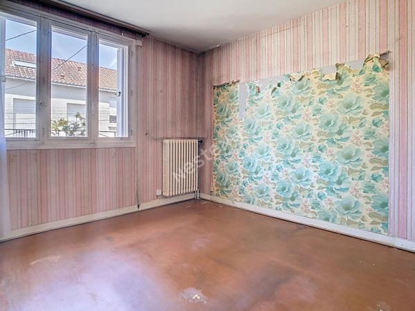 NANTES ROND-POINT DE VANNES / Maison 4 pièces 3 chambres 76m², petit jardin, deux garages