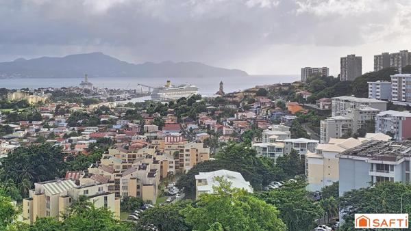 Appartement T2 avec vue imprenable sur la baie de Fort-de-France
