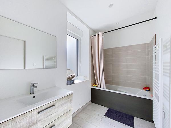 Maison Feneu 6 pièce(s) 136 m2