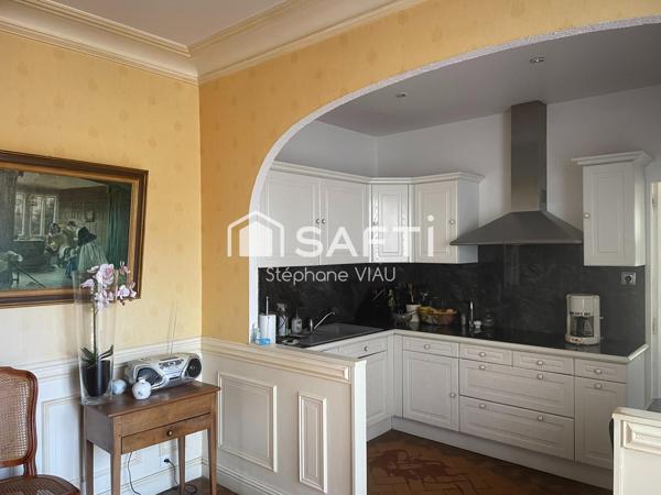 Très bel ensemble avec cette maison de plus de 180M2