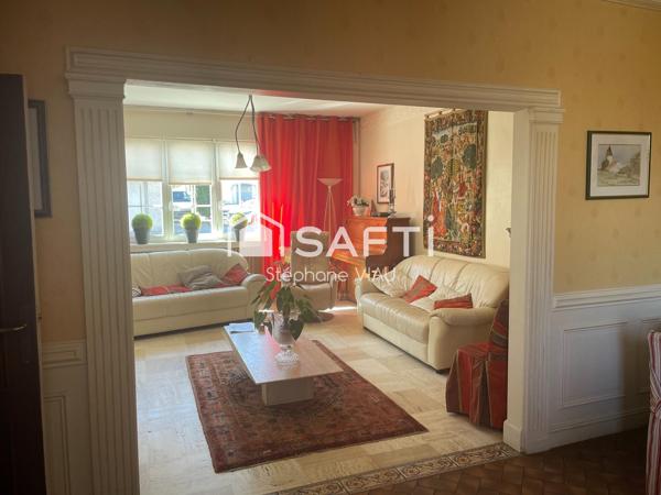 Très bel ensemble avec cette maison de plus de 180M2