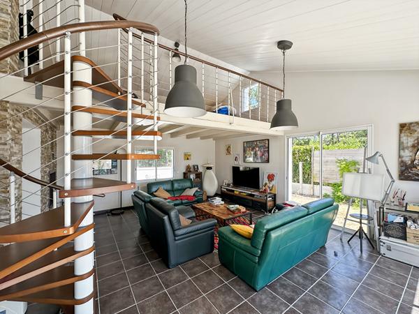 Maison en lisière de forêt