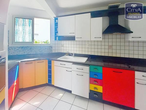 Appartement à vendre 4 pièces 94m² Saint-Pierre (97410)