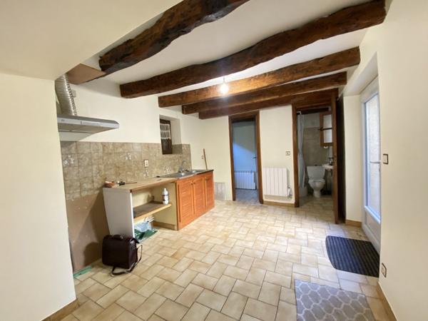 Charme & Rentabilité : rare Propriété Médiévale au Coeur du Quercy Bretenoux