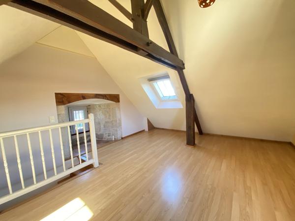 Charme & Rentabilité : rare Propriété Médiévale au Coeur du Quercy Bretenoux