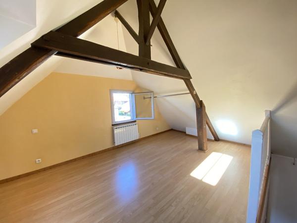 Charme & Rentabilité : rare Propriété Médiévale au Coeur du Quercy Bretenoux