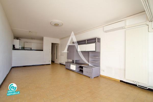 PALAVAS LES FLOTS - RIVE DROITE - APPARTEMENT T3 - 63 M2 - CHAMBRE - CABINE - DRESSING - 63M2 - TERRASSE - VUE MER - PARKING PRIVÉ COMMUN