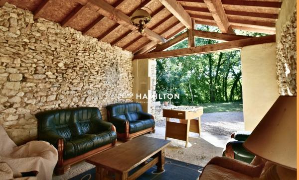 SUPERBE MAISON EN PIERRE RÉNOVÉE, AVEC BOIS ET TERRAINS ATTENANTS Cordes-sur-ciel