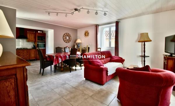 SUPERBE MAISON EN PIERRE RÉNOVÉE, AVEC BOIS ET TERRAINS ATTENANTS Cordes-sur-ciel