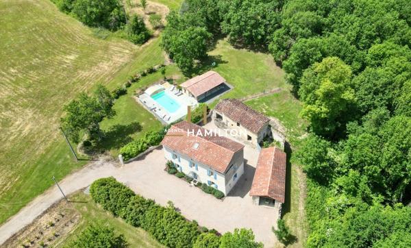 SUPERBE MAISON EN PIERRE RÉNOVÉE, AVEC BOIS ET TERRAINS ATTENANTS Cordes-sur-ciel