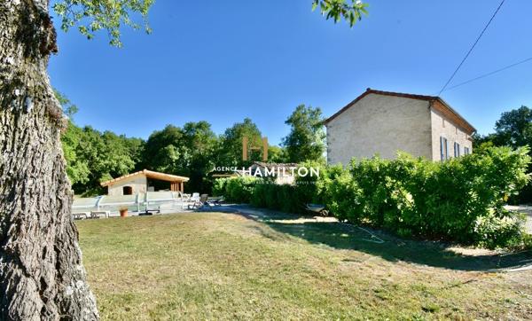 SUPERBE MAISON EN PIERRE RÉNOVÉE, AVEC BOIS ET TERRAINS ATTENANTS Cordes-sur-ciel