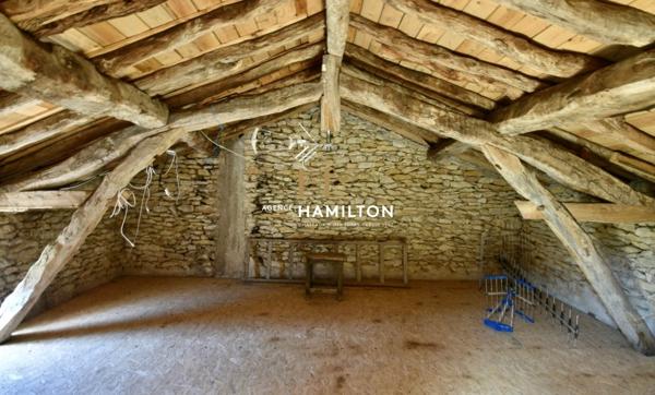 SUPERBE MAISON EN PIERRE RÉNOVÉE, AVEC BOIS ET TERRAINS ATTENANTS Cordes-sur-ciel