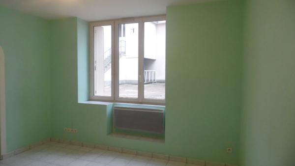 A LOUER LONGUE T1 28.07m²