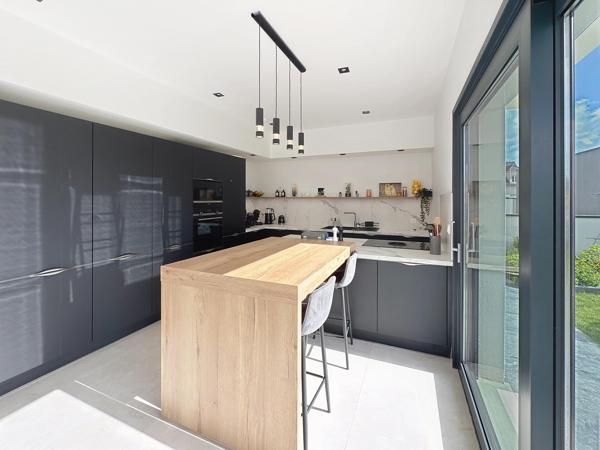 À quelques minutes de Reims – Une maison contemporaine aux prestations de qualité.