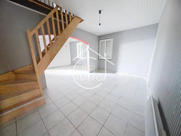 PRIGONRIEUX : Belle maison en pierre , 4 pièces de 96m² avec jardin