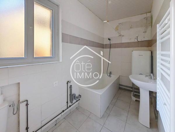 PRIGONRIEUX : Belle maison en pierre , 4 pièces de 96m² avec jardin