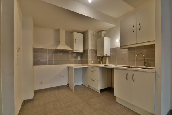 T2 sainte savine loggia fermée