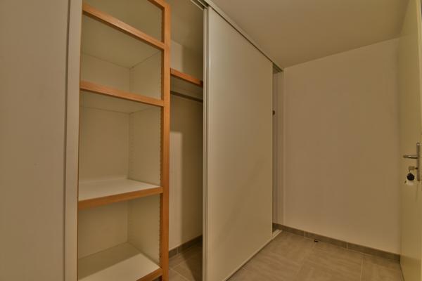 T2 sainte savine loggia fermée