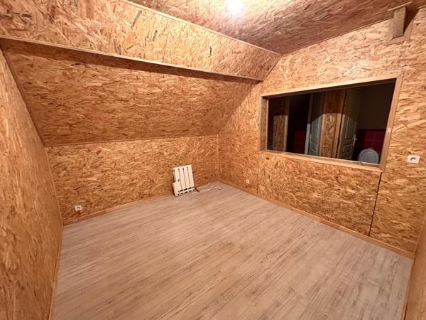 AGREABLE MAISON DE VILLAGE -CALME  - JARDIN CLOS -