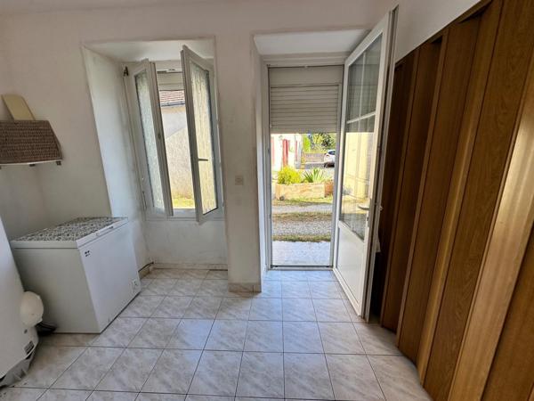 AGREABLE MAISON DE VILLAGE -CALME  - JARDIN CLOS -