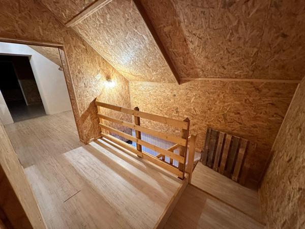 AGREABLE MAISON DE VILLAGE -CALME  - JARDIN CLOS -