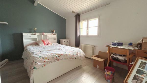 Maison charentaise Meursac 211 m2 au calme non mitoyenne