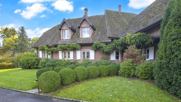 Propriété à vendre 11 pièces 6 chambres à coucher , piscine à BITSCHWILLER LES THANN (68)