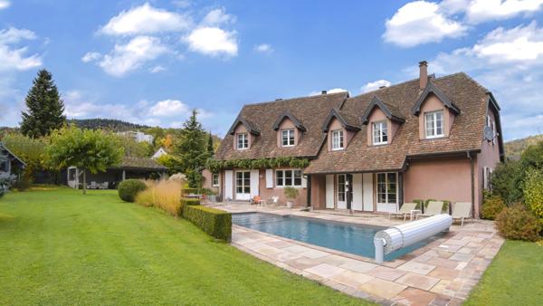 Propriété à vendre 11 pièces 6 chambres à coucher , piscine à BITSCHWILLER LES THANN (68)