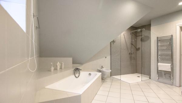 Propriété à vendre 11 pièces 6 chambres à coucher , piscine à BITSCHWILLER LES THANN (68)