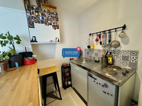 IMMEUBLE RENOVE 3 STUDIOS+1 T2+1 RDC COMMERCIAL
