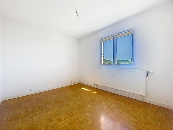 Appartement 4 pièces à vendre à Laragne Monteglin - balcon, garage et cave