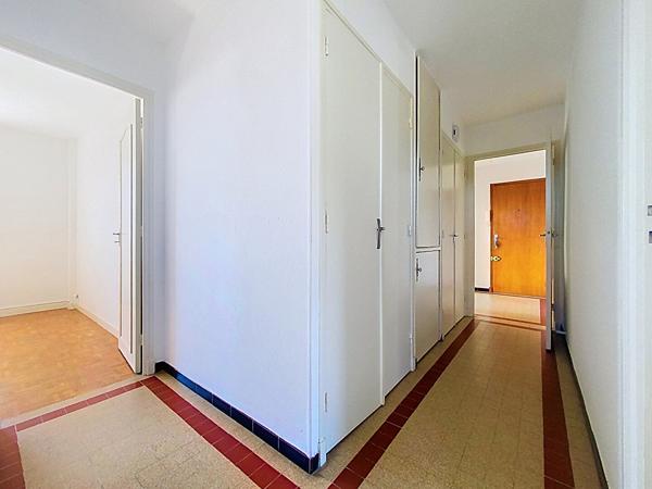 Appartement 4 pièces à vendre à Laragne Monteglin - balcon, garage et cave