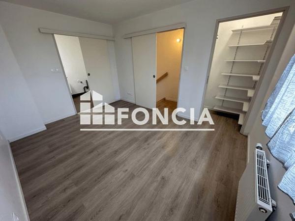 Location Appartement 2 pièces 41.61 m² - 800 CHEMIN DES VIOUGUES Salon De Provence 13300