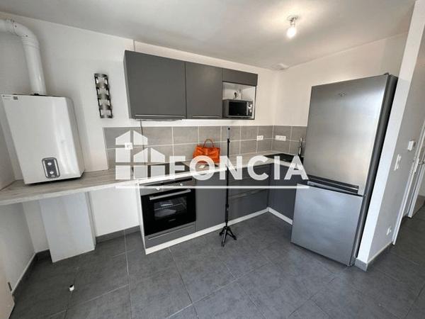 Location Appartement 2 pièces 41.61 m² - 800 CHEMIN DES VIOUGUES Salon De Provence 13300