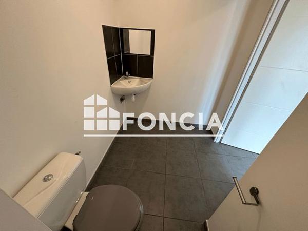 Location Appartement 2 pièces 41.61 m² - 800 CHEMIN DES VIOUGUES Salon De Provence 13300