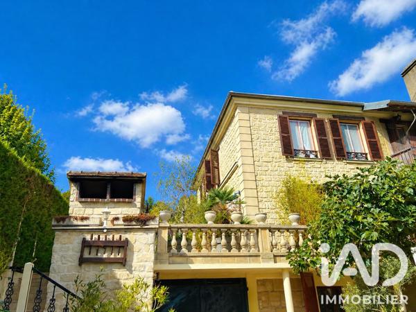 Maison à vendre 8 pièces 167 m² Le Mesnil-le-Roi