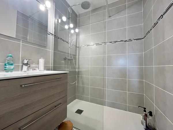 A vendre à Vannes appartement T2 avec balcon Quartier Pompidou calme et proche commodités