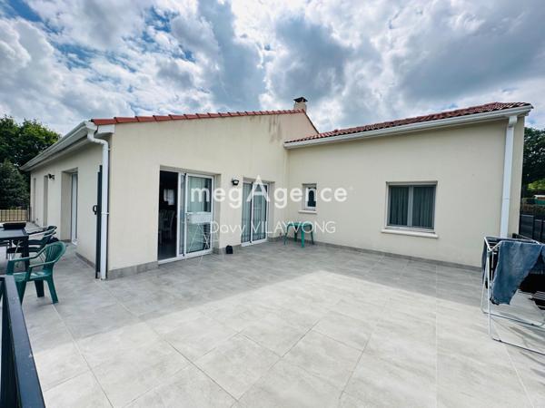 Maison à MORTAGNE-SUR-SEVRE, 85290 - 8 pièces 198m²