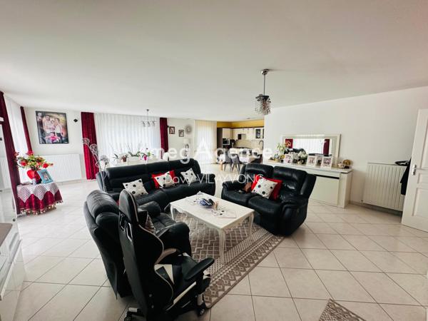 Maison à MORTAGNE-SUR-SEVRE, 85290 - 8 pièces 198m²