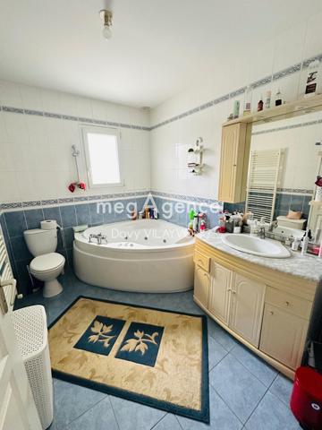 Maison à MORTAGNE-SUR-SEVRE, 85290 - 8 pièces 198m²