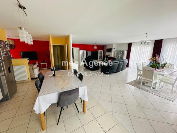 Maison à MORTAGNE-SUR-SEVRE, 85290 - 8 pièces 198m²