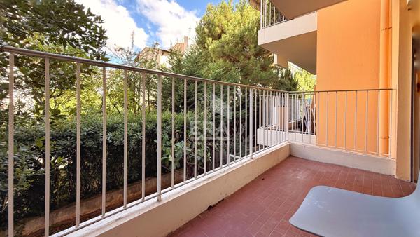 A VENDRE Appartement STUDIO AVEC TERRASSE ET CAVE - Nice