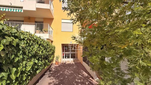 A VENDRE Appartement STUDIO AVEC TERRASSE ET CAVE - Nice