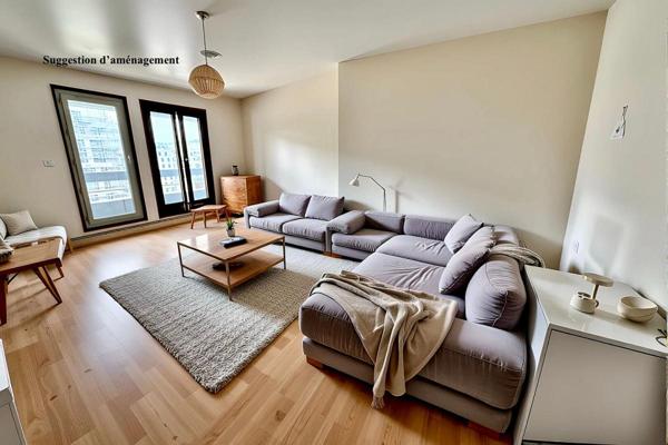 SURESNES CENTRE-VILLE -  Appartement 3 pièce(s) 74 m2 - ASCENSEUR - TERRASSE - PARKING - CAVE - BUS AU PIED DE L'APPARTEMENT